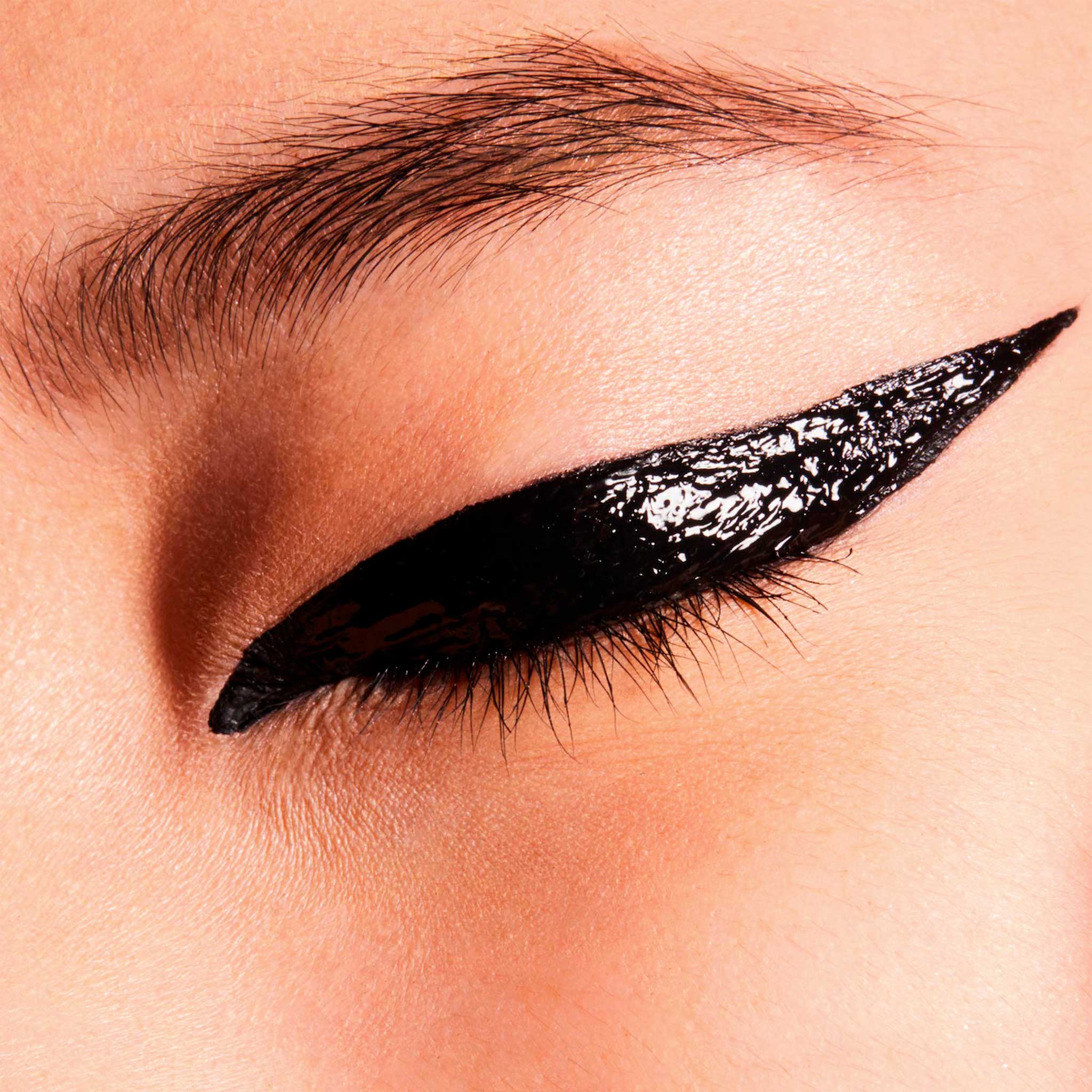 LIQUIDLAST 24-HOUR WATERPROOF LINER